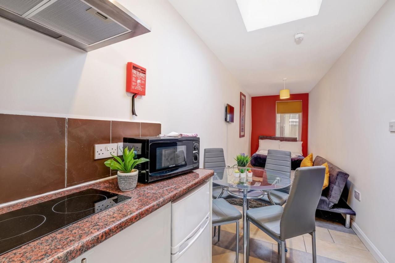 Fernbank Rooms Sudbury Hill, Harrow, Self-Contained Studios With En-Suite Harrow on the Hill Exterior photo