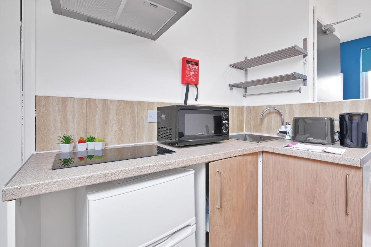 Fernbank Rooms Sudbury Hill, Harrow, Self-Contained Studios With En-Suite Harrow on the Hill Exterior photo