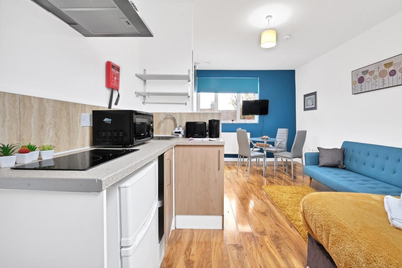 Fernbank Rooms Sudbury Hill, Harrow, Self-Contained Studios With En-Suite Harrow on the Hill Exterior photo